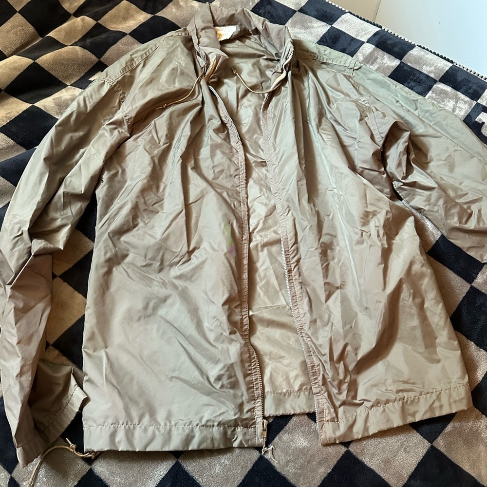Mens army green lightweight jacket with hood white stag size medium